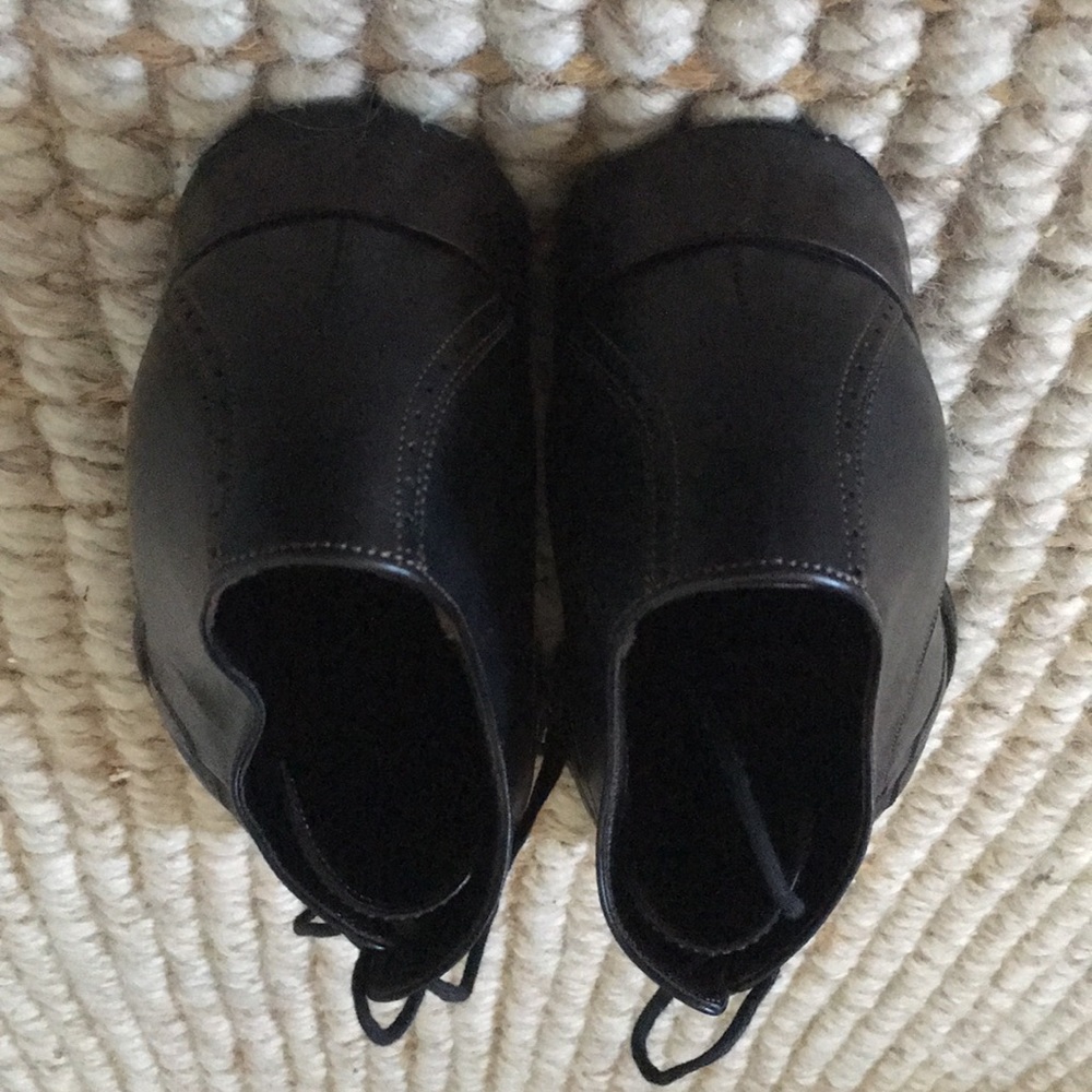 Men’s Wingtip Gucci Shoes - Picture 5 of 8